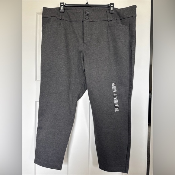 TORRID | Women’s Ankle Skinny Studio Luxe Ponte Mid-Rise Pant Sz 22R NWT - Picture 3 of 7